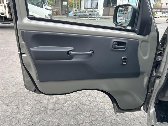 キャリイトラック ＫＣエアコン・パワステ農繁仕様　４ＷＤ　ＭＴ　デフロック付　衝突被害軽減システム　クリアランスソナー　レーンアシスト　アイドリングストップ　オートライト　エアコン　パワーステアリング　パワーウィンドウ　スズキセーフティーサポート付（50枚目）