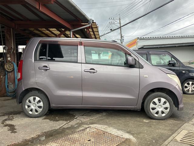 ワゴンＲ ＦＸ　キーレスエントリー　電動格納ミラー　ベンチシート　ＡＴ　盗難防止システム　ＣＤ　衝突安全ボディ　エアコン　パワーステアリング　パワーウィンドウ（17枚目）