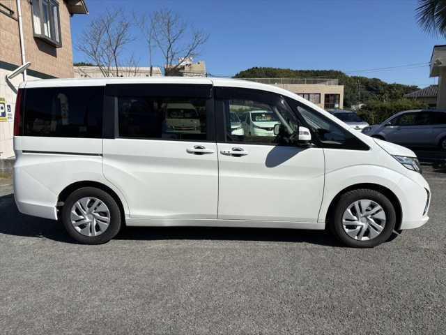 ステップワゴン 車いす仕様車　２列＆３列乗車タイプＧ　手動スロープ　車いす乗降用電動ウインチ　車いす手動固定装置　両側パワースライドＤ　ＬＥＤ　ナビ　フルセグＴＶ　バックカメラ　ＥＴＣ　ＷＡＡＣ（12枚目）