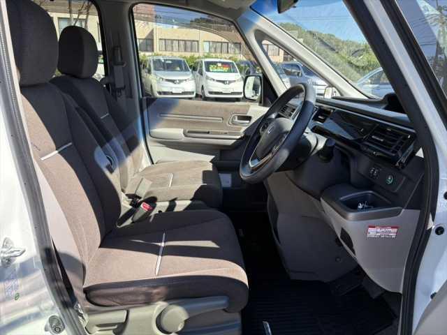 ステップワゴン 車いす仕様車　２列＆３列乗車タイプＧ　手動スロープ　車いす乗降用電動ウインチ　車いす手動固定装置　両側パワースライドＤ　ＬＥＤ　ナビ　フルセグＴＶ　バックカメラ　ＥＴＣ　ＷＡＡＣ（18枚目）