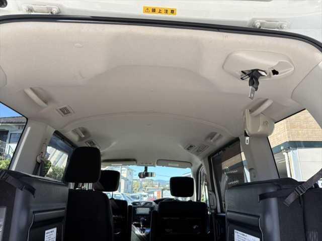 セレナ 　スロープ　車イス１名仕様　ワンオーナー　手動スロープ　ニールダウン　車いす乗降用電動ウインチ　車いす手動固定装置　両側Ｓドア　純正ナビ　フルセグＴＶ　Ｂカメラ　ＥＴＣ　前後ドラレコ　ＷＡＡＣ　禁煙車（6枚目）