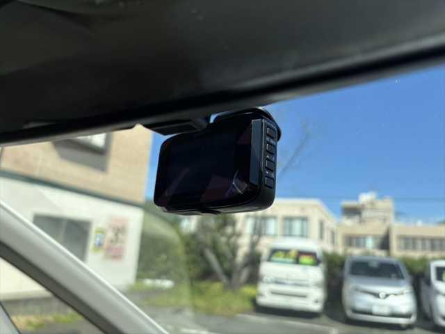 セレナ 　スロープ　車イス１名仕様　ワンオーナー　手動スロープ　ニールダウン　車いす乗降用電動ウインチ　車いす手動固定装置　両側Ｓドア　純正ナビ　フルセグＴＶ　Ｂカメラ　ＥＴＣ　前後ドラレコ　ＷＡＡＣ　禁煙車（17枚目）