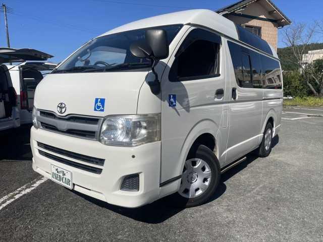 ハイエースバン 　Ｂタイプ　車いす２名＋８名の１０人乗り又はストレッチャー１名＋８名の９人乗り　スイングアームリフト　オートステップ　ＷＡＣ　ナビ　フルセグＴＶ　Ｂｌｕｅｔｏｏｔｈ　Ｂカメラ　ＥＴＣ　ドラレコ　禁煙車（9枚目）