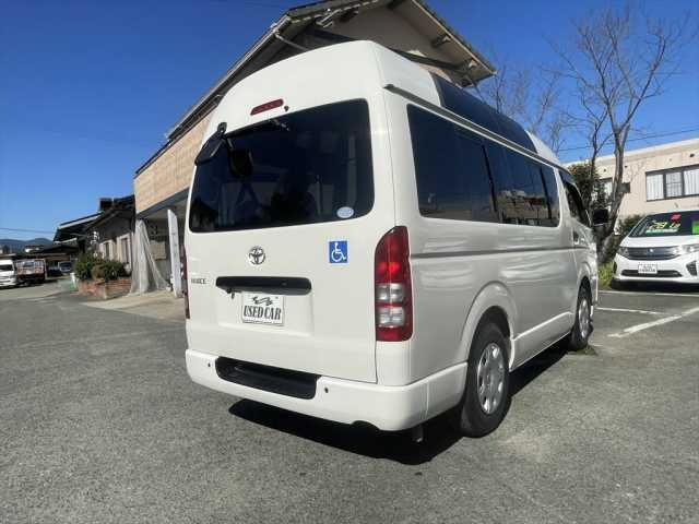 ハイエースバン 　Ｂタイプ　車いす２名＋８名の１０人乗り又はストレッチャー１名＋８名の９人乗り　スイングアームリフト　オートステップ　ＷＡＣ　ナビ　フルセグＴＶ　Ｂｌｕｅｔｏｏｔｈ　Ｂカメラ　ＥＴＣ　ドラレコ　禁煙車（11枚目）