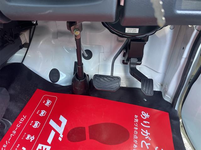 キャリイトラック KCエアコン・パワステ パートタイム4WD・オートマ・5AGS・エアコン・パワーステアリング・AM/FMラジオ・Wエアーバッグ・ABS・2nd発進・ヘッドライトレベライザー(25枚目)