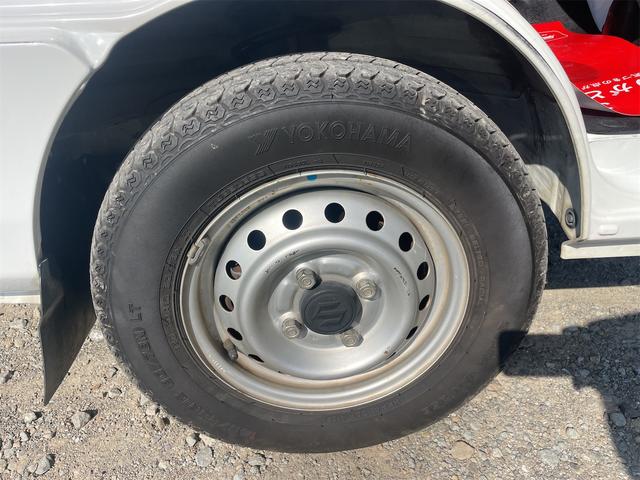 キャリイトラック KCエアコン・パワステ パートタイム4WD・オートマ・5AGS・エアコン・パワーステアリング・AM/FMラジオ・Wエアーバッグ・ABS・2nd発進・ヘッドライトレベライザー(29枚目)