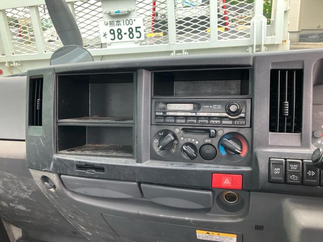 タイタントラック 　平ボディ　１．５ｔ　後Ｗタイヤ　フロアＡＴ　ラジオオーディオ　運転席エアバッグ　エアコン　パワステ　パワーウィンドウ　ＡＢＳ　ターボ　キーレス（14枚目）