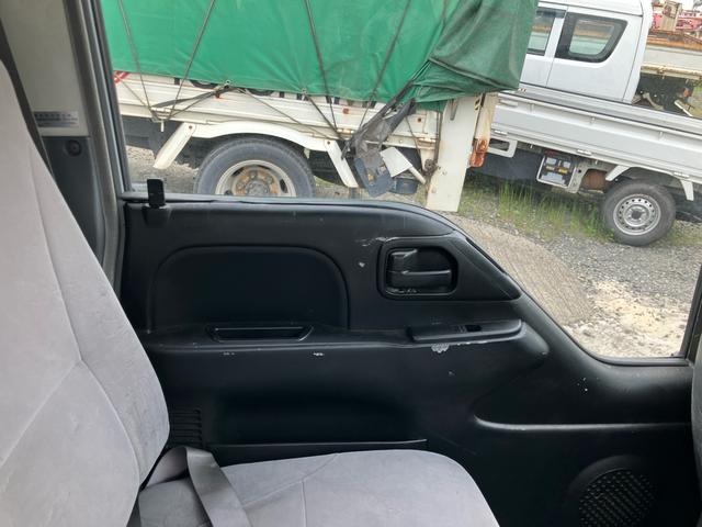 タイタントラック 　平ボディ　１．５ｔ　後Ｗタイヤ　フロアＡＴ　ラジオオーディオ　運転席エアバッグ　エアコン　パワステ　パワーウィンドウ　ＡＢＳ　ターボ　キーレス（21枚目）