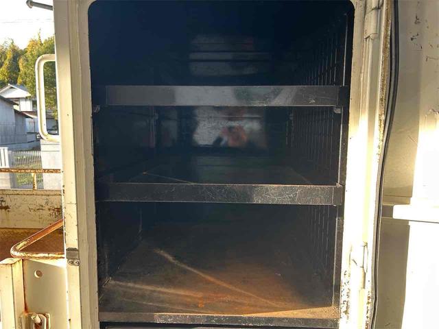 タイタントラック 　トラック　ロング　パワーゲート　ターボ　ＡＴ　後輪ダブル　電動格納ミラー　エアコン　パワーウィンドウ　運転席エアバッグ（8枚目）