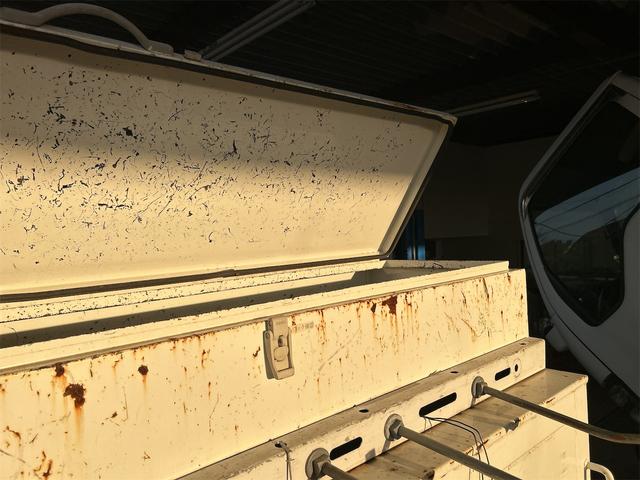 タイタントラック 　トラック　ロング　パワーゲート　ターボ　ＡＴ　後輪ダブル　電動格納ミラー　エアコン　パワーウィンドウ　運転席エアバッグ（16枚目）