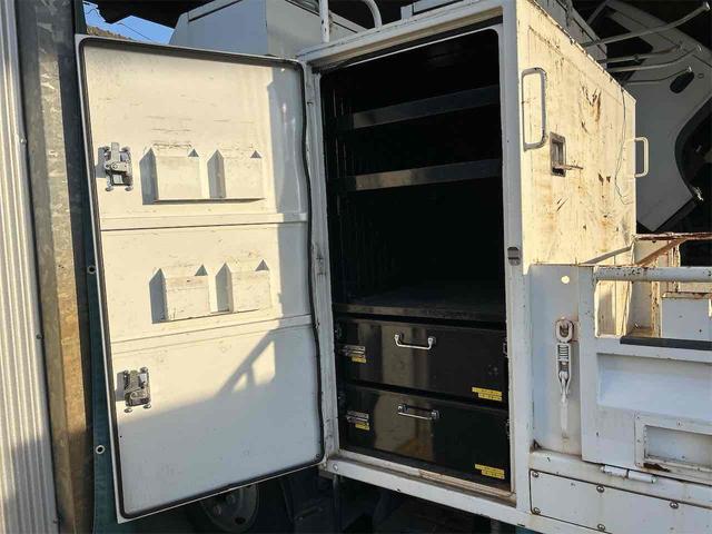 タイタントラック 　トラック　ロング　パワーゲート　ターボ　ＡＴ　後輪ダブル　電動格納ミラー　エアコン　パワーウィンドウ　運転席エアバッグ（21枚目）