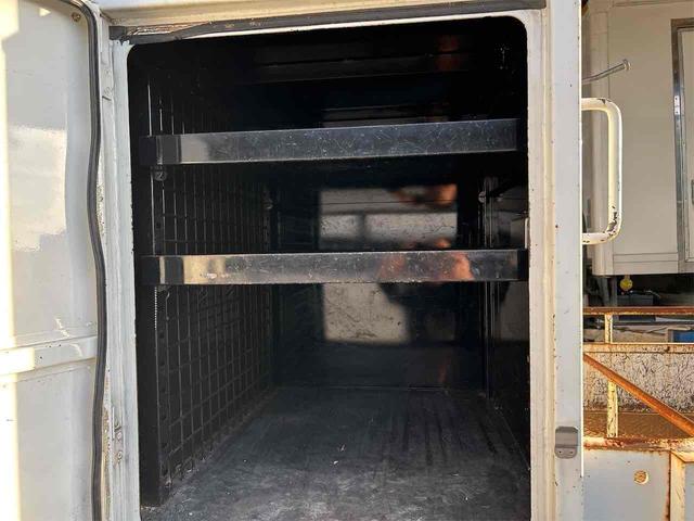 タイタントラック 　トラック　ロング　パワーゲート　ターボ　ＡＴ　後輪ダブル　電動格納ミラー　エアコン　パワーウィンドウ　運転席エアバッグ（22枚目）