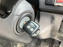 　平ボディ　１．５ｔ　後Ｗタイヤ　フロアＡＴ　ラジオオーディオ　運転席エアバッグ　エアコン　パワステ　パワーウィンドウ　ＡＢＳ　ターボ　キーレス（18枚目）