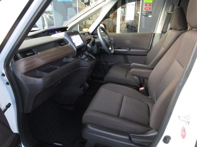 フリード G・ホンダセンシング 9インチ純正ナビ・フルセグTV ETC Bカメラ 後方モニター アイドリングストップ クルーズコントロール スマートキー 両側パワスラ(17枚目)