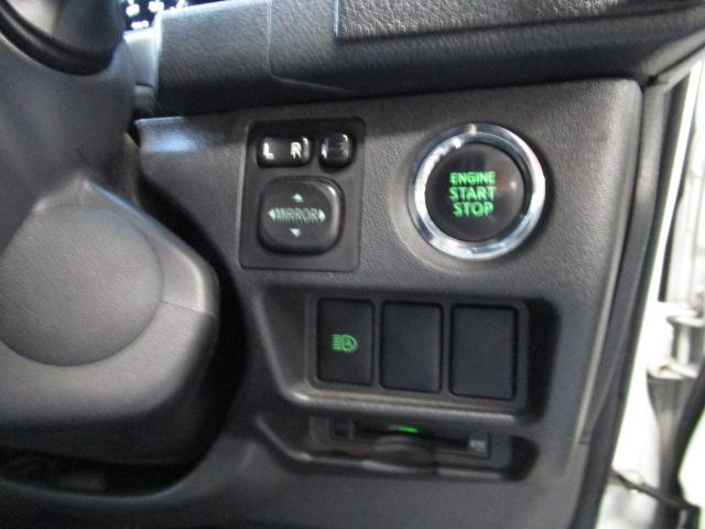 ハイエースバン スーパーＧＬ　ダークプライムＩＩ　ディーゼルターボ　純正ナビ・フルセグＴＶ　全周囲カメラ　ＥＴＣ　ドラレコ　スマートキー　両側スライドドア　後方モニター　ＬＥＤライト　ＭＴモード　純正ＡＷ（12枚目）