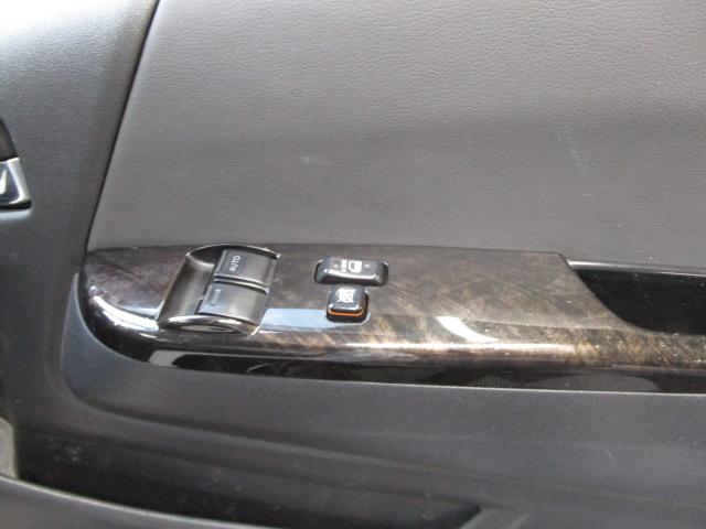 ハイエースバン スーパーＧＬ　ダークプライムＩＩ　ディーゼルターボ　純正ナビ・フルセグＴＶ　全周囲カメラ　ＥＴＣ　ドラレコ　スマートキー　両側スライドドア　後方モニター　ＬＥＤライト　ＭＴモード　純正ＡＷ（13枚目）