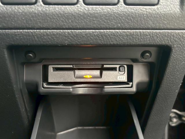 ヴェルファイア 2.4Z 純正エアロ 外19AW 車高調 ナビ TV CD DVD BT バックカメラ 両側パワースライドドア HIDライト フォグ ミラーウィンカー ETC スマートキー 後期モデル(32枚目)