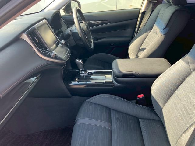 新車・中古車問わず、豊富な知識とサービスで、ご満足頂けるおクルマをご提供します。女性スタッフもいますので、お気軽にお電話・ご来店ください。