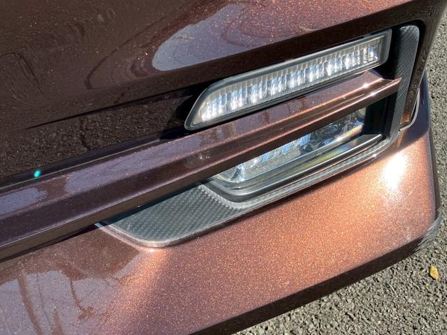 セレナ ハイウェイスター　Ｖセレクション　９型ナビ　ＴＶ　ＣＤ　ＤＶＤ　ＢＴ　全方位カメラ　ＥＴＣ　後席モニター　両側ハンズフリーオートスライドドア　プレミアムインテリアハーフレザーシート　エマージェンシーブレーキ　ＬＥＤライト　フォグ（7枚目）