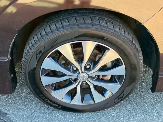 セレナ ハイウェイスター　Ｖセレクション　９型ナビ　ＴＶ　ＣＤ　ＤＶＤ　ＢＴ　全方位カメラ　ＥＴＣ　後席モニター　両側ハンズフリーオートスライドドア　プレミアムインテリアハーフレザーシート　エマージェンシーブレーキ　ＬＥＤライト　フォグ（8枚目）