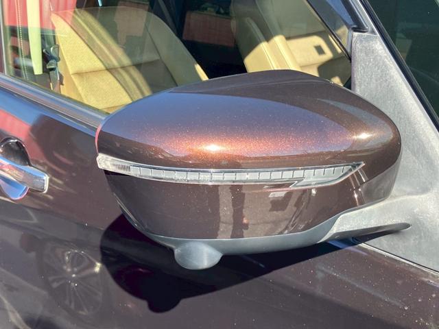 セレナ ハイウェイスター　Ｖセレクション　９型ナビ　ＴＶ　ＣＤ　ＤＶＤ　ＢＴ　全方位カメラ　ＥＴＣ　後席モニター　両側ハンズフリーオートスライドドア　プレミアムインテリアハーフレザーシート　エマージェンシーブレーキ　ＬＥＤライト　フォグ（12枚目）