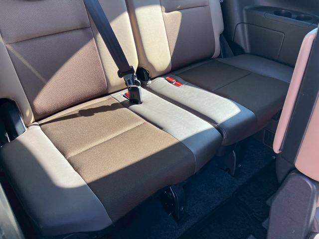 セレナ ハイウェイスター　Ｖセレクション　９型ナビ　ＴＶ　ＣＤ　ＤＶＤ　ＢＴ　全方位カメラ　ＥＴＣ　後席モニター　両側ハンズフリーオートスライドドア　プレミアムインテリアハーフレザーシート　エマージェンシーブレーキ　ＬＥＤライト　フォグ（20枚目）