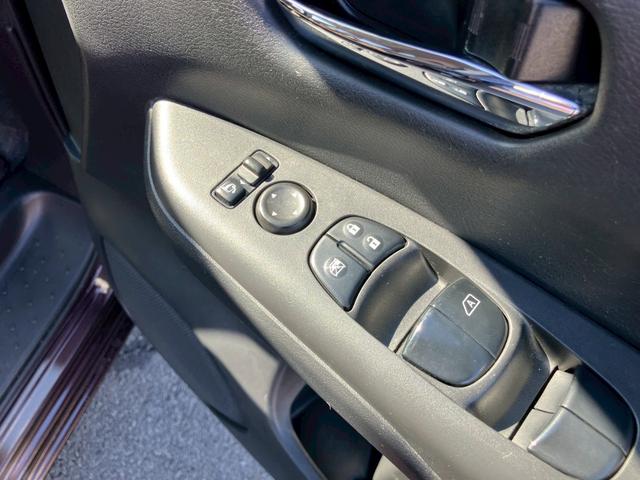 セレナ ハイウェイスター　Ｖセレクション　９型ナビ　ＴＶ　ＣＤ　ＤＶＤ　ＢＴ　全方位カメラ　ＥＴＣ　後席モニター　両側ハンズフリーオートスライドドア　プレミアムインテリアハーフレザーシート　エマージェンシーブレーキ　ＬＥＤライト　フォグ（29枚目）