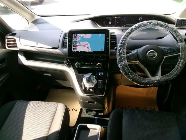 セレナ １．２　ｅ－ＰＯＷＥＲ　ハイウェイスター　Ｖ　１オナ　ナビ　点検記録簿付　フルオートエアコン　アルミホイール　エアバック　メモリーナビ　ＡＢＳ　パワステ　パワーウィンドウ（4枚目）