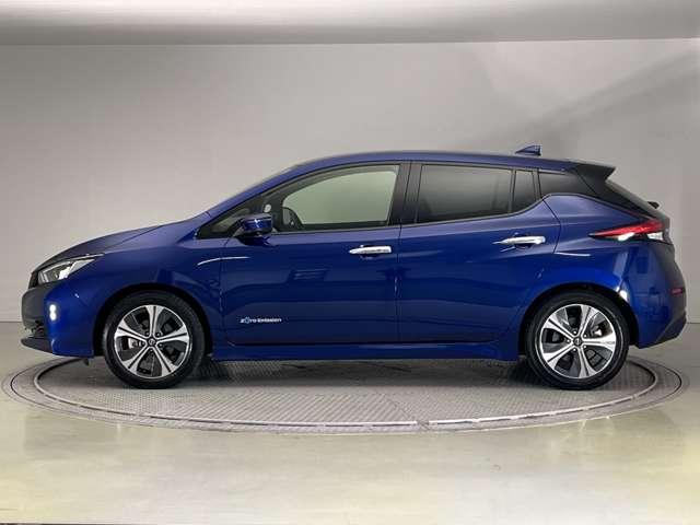 １年間無料保証の「ワイド保証」とプラス２年最長３年の組み合わせ「ワイド保証プレミアム」も　お選び出来ます。走行距離無制限！全国３０００か所の日産サービス工場ご利用可能です。【０９６９-２３-３８２３