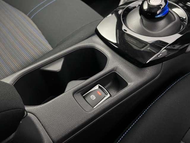 ドリンクホルダー周りの写真です。