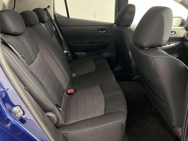 後席もゆったり座れて快適です！