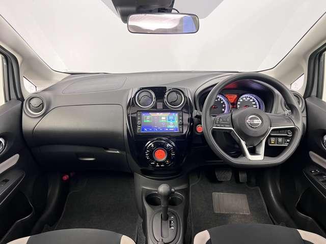 ノート 1.2 X Vセレクション 衝突被害軽減装置 バックビューモニター レーンキープ ワンオーナー イモビライザー 記録簿 インテリキー オートエアコン Aストップ Wエアバック ETC ABS メモリーナビ ナビTV キーレス(5枚目)