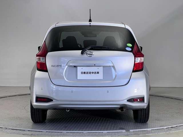 ノート 1.2 X Vセレクション 衝突被害軽減装置 バックビューモニター レーンキープ ワンオーナー イモビライザー 記録簿 インテリキー オートエアコン Aストップ Wエアバック ETC ABS メモリーナビ ナビTV キーレス(6枚目)