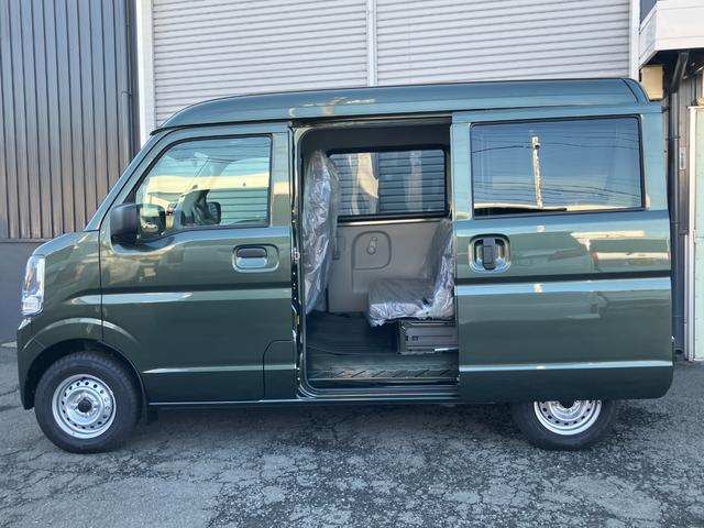 乗り降りも荷物の積み下ろしもスムーズな後席両側スライドドア★縦型アウターハンドルなので荷物が多い時も開閉しやすいですね♪乗降ステップ高は３７５ｍｍです★