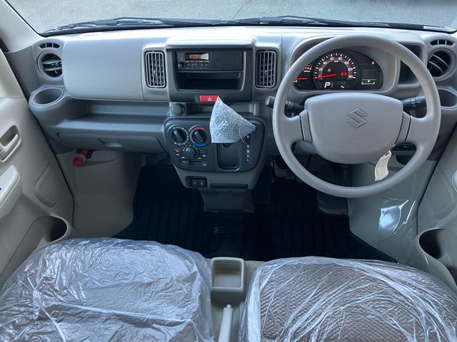 便利で使いやすい豊富な収納スペース★前席ドリンクホルダー♪助手席インパネトレー♪車検証など収納するグローブボックス♪運転席右にインパネポケット♪