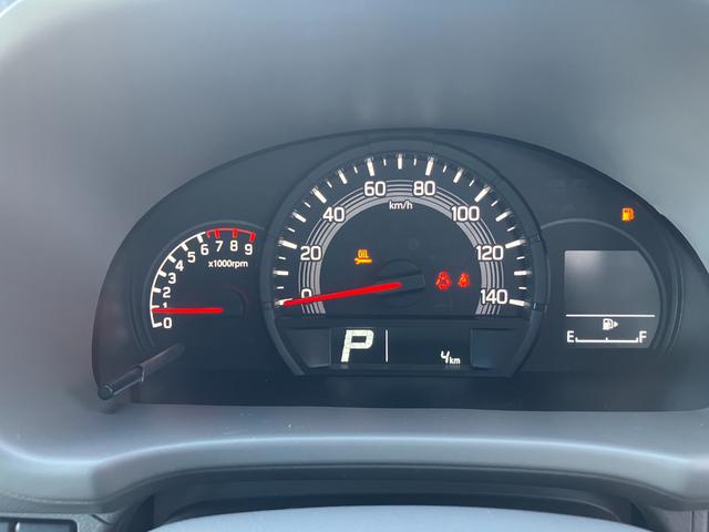 インターフェースは見やすく操作しやすいレイアウト★視認性の高いメーターやディスプレイと視認性や手の届きやすさ、操作方向や操作頻度など考慮したスイッチ配置♪運転に集中できる配置ですね♪