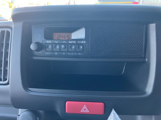 スピーカー内蔵ＡＭ／ＦＭラジオ★手帳などの収納に便利なセンターインパネボックス♪