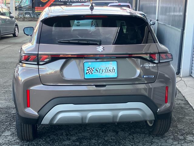 フロンクス ベースグレード　スズキセーフティサポート　パドルシフト＆スポーツモード　チルト＆テレスコピックステアリング　電動Ｐブレーキ　前席シートヒーター　ワイヤレス充電器　全方位モニター　アダプティブクルーズコントロール（8枚目）