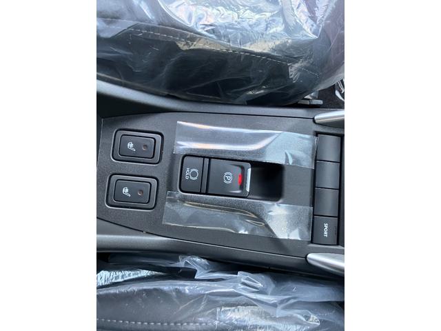 フロンクス ベースグレード　スズキセーフティサポート　パドルシフト＆スポーツモード　チルト＆テレスコピックステアリング　電動Ｐブレーキ　前席シートヒーター　ワイヤレス充電器　全方位モニター　アダプティブクルーズコントロール（23枚目）