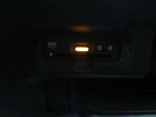 N-BOXカスタム G・Lホンダセンシング SDナビ・CD・フルセグTV・DVD再生・Bluetooth・バックカメラ・両側電動スライドドア・レーンキープアシスト・ETC・スマートキー・オートライト・LEDヘッドライト・ベンチシート(22枚目)