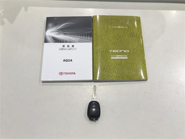 アクア Ｓ　キーレスエントリ　フルセグ地デジ　イモビ　ナビ＆ＴＶ　オートエアコン　デュアルエアバック　ＥＳＣ　Ｂカメラ　パワーウィンドウ　ＡＵＸ端子　ＤＶＤ再生可能　ＳＲＳ　パワーステアリング　ＡＢＳ　記録簿付（10枚目）
