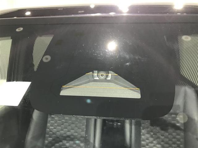 ヴォクシー ハイブリッドＳ－Ｚ　パワーウィンドウ　ＤＶＤ再生機能　インテリキー　横滑防止装置　地デジＴＶ　アクティブクルーズコントロール　フルオートエアコン　リアカメラ　エアバッグ　ＡＢＳ　１００Ｖ充電　ナビＴＶ　ＷＡＣ　キーレス（3枚目）