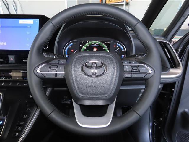 ヴォクシー ハイブリッドＳ－Ｚ　パワーウィンドウ　ＤＶＤ再生機能　インテリキー　横滑防止装置　地デジＴＶ　アクティブクルーズコントロール　フルオートエアコン　リアカメラ　エアバッグ　ＡＢＳ　１００Ｖ充電　ナビＴＶ　ＷＡＣ　キーレス（10枚目）