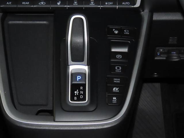 ヴォクシー ハイブリッドＳ－Ｚ　パワーウィンドウ　ＤＶＤ再生機能　インテリキー　横滑防止装置　地デジＴＶ　アクティブクルーズコントロール　フルオートエアコン　リアカメラ　エアバッグ　ＡＢＳ　１００Ｖ充電　ナビＴＶ　ＷＡＣ　キーレス（17枚目）