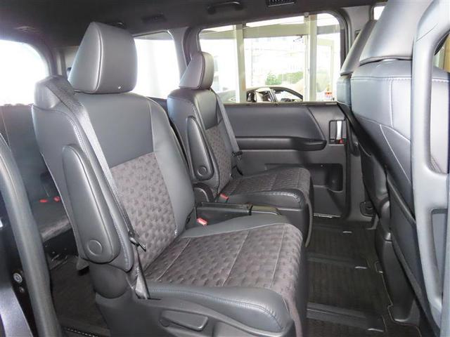 ヴォクシー ハイブリッドＳ－Ｚ　パワーウィンドウ　ＤＶＤ再生機能　インテリキー　横滑防止装置　地デジＴＶ　アクティブクルーズコントロール　フルオートエアコン　リアカメラ　エアバッグ　ＡＢＳ　１００Ｖ充電　ナビＴＶ　ＷＡＣ　キーレス（29枚目）