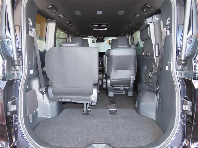 ヴォクシー ハイブリッドＳ－Ｚ　パワーウィンドウ　ＤＶＤ再生機能　インテリキー　横滑防止装置　地デジＴＶ　アクティブクルーズコントロール　フルオートエアコン　リアカメラ　エアバッグ　ＡＢＳ　１００Ｖ充電　ナビＴＶ　ＷＡＣ　キーレス（32枚目）