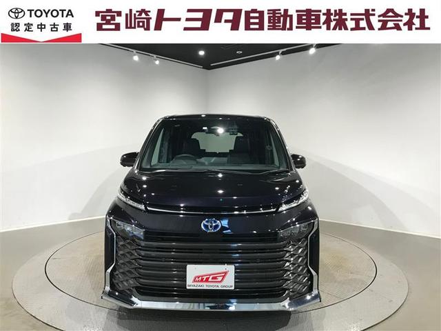 ヴォクシー ハイブリッドＳ－Ｚ　パワーウィンドウ　ＤＶＤ再生機能　インテリキー　横滑防止装置　地デジＴＶ　アクティブクルーズコントロール　フルオートエアコン　リアカメラ　エアバッグ　ＡＢＳ　１００Ｖ充電　ナビＴＶ　ＷＡＣ　キーレス（37枚目）