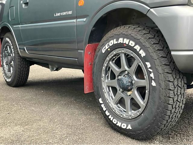 ジムニー ランドベンチャー　新品ジオランダーＡ／Ｔタイヤ　１６インチ社外ＡＷ　５速ＭＴ　４ＷＤ　ドライブレコーダー　キーレスエントリー　シートヒーター　ターボ　Ｂｌｕｅｔｏｏｔｈ　ルーフレール　エアコン　パワーステアリング（22枚目）