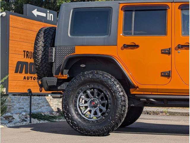 ジープ・ラングラーアンリミテッド スポーツ　色替全塗装オレンジ　ＲｏｕｇｈＣｏｕｎｔｒｙ　４ｉｎリフトキット　ＴＲＣフェンダー　ＳＭＩＴＴＹＢＩＬＴ　ＸＲＣバンパー　ＦＵＥＬ　ＣＯＶＥＲＴ２０ｉｎ　ＮＩＴＴＯトレイルグラップラー３７ｘ１２．５０（9枚目）