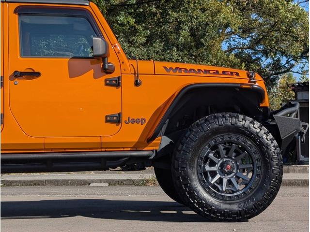 ジープ・ラングラーアンリミテッド スポーツ　色替全塗装オレンジ　ＲｏｕｇｈＣｏｕｎｔｒｙ　４ｉｎリフトキット　ＴＲＣフェンダー　ＳＭＩＴＴＹＢＩＬＴ　ＸＲＣバンパー　ＦＵＥＬ　ＣＯＶＥＲＴ２０ｉｎ　ＮＩＴＴＯトレイルグラップラー３７ｘ１２．５０（10枚目）